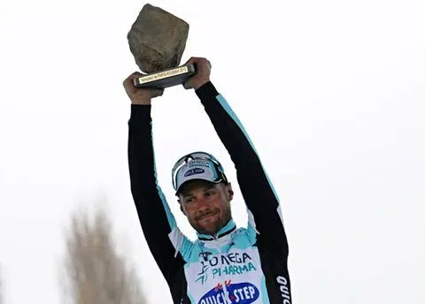 3TrofiKejuaraanDenganFilosofinya2 KMI jual trofi kejuaraan unik custom