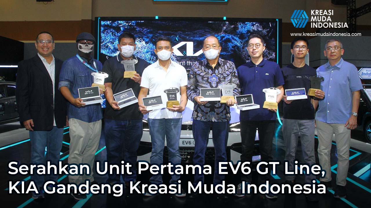 Serahkan Unit Pertama EV6 GT Line, KIA Gandeng Kreasi Muda Indonesia
