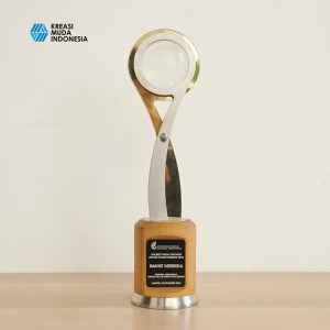 Plakat Penghargaan Best Media Partner AHII Anugerah Humas Imigrasi Indonesia