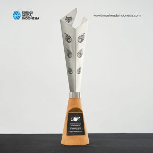 Trofi Turnamen Billiard Master of Cue KMI Trofi Turnamen Billiard