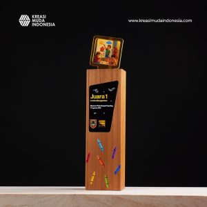 Piala Lomba Menggambar Museum WASAKA KMI Piala Lomba Menggambar Museum WASAKA