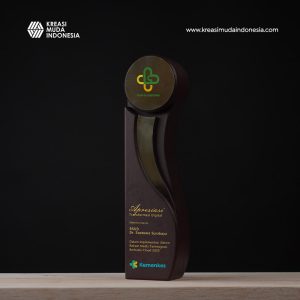 Plakat Penghargaan KEMENKES untuk RSUD Dr Soetomo Surabaya KMI Plakat Penghargaan KEMENKES untuk RSUD Dr Soetomo Surabaya