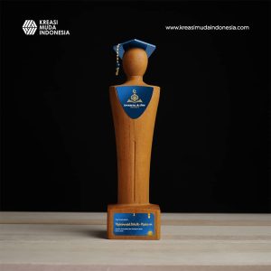 Piala Santri Wisuda Universitas AlFath Indonesia KMI Piala Santri Wisuda Universitas Al Fath Indonesia