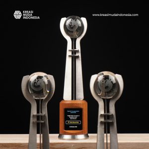 Piala Penghargaan Boyolali Tax Appreciation Award KMI Piala Penghargaan Boyolali Tax Appreciation Award