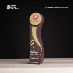 Piala Penghargaan KabarBaikco KMI Piala Penghargaan KabarBaikco