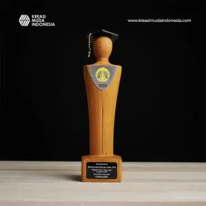 Plakat Wisuda Ilmu Lingkungan UI KMI Plakat Wisuda Ilmu Lingkungan UI