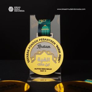 Medali Khatam Quran Pondok Pesantren Darul Fiqhi KMI Medali Khatam Quran Pondok Pesantren Darul Fiqhi