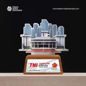 Miniatur Leadership Service Award TNI